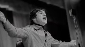 Владимир Высоцкий. Песня певца у микрофона