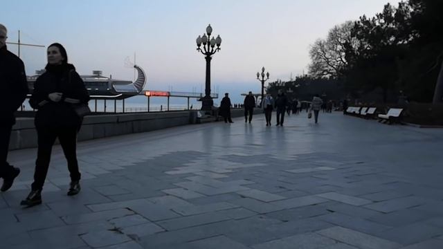 Видео-прогулка по Ялтинской набережной 25 января 2019 \ КРЫМ ЗИМОЙ ПОГОДА смотреть онлайн