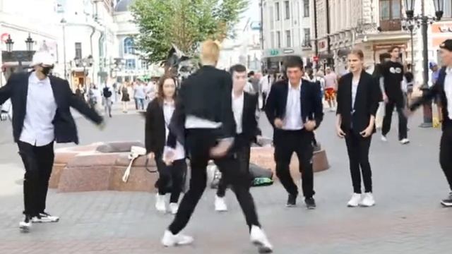 Monster LUM!X, Gabry Ponte SHUFFLE DANCE ? ТИК ТОКЕРЫ УСТРОИЛИ ТАНЦЫ НА УЛИЦЕ смотреть онлайн