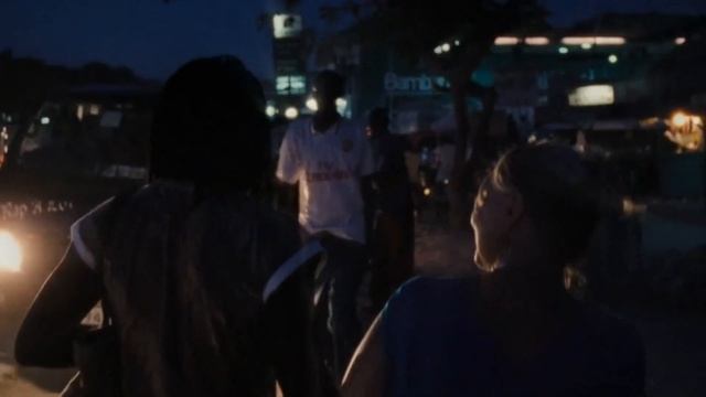 On holiday at this beach, bringing one sack of money won't be enough! смотреть онлайн