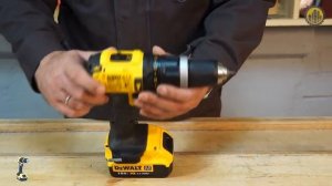 Аккумуляторная ударная дрель-шуруповерт DeWalt DCD 785 M2
