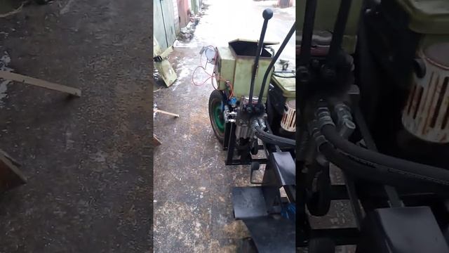 Старенький мотоблок і житомирське переобладнання в мінітрактор смотреть онлайн