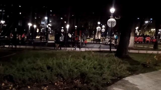 Звездное небо в Саратове и новый сквер у цирка смотреть онлайн