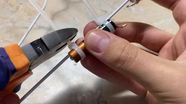 Insert a BATTERY into the TV and watch all the channels in the world! Satellite TV!