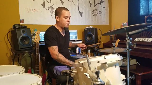 Real Reggae Drum Lesson 2 Essential Reggae Drum Fills (Rolls) смотреть онлайн