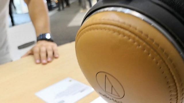 Audio Technica ATH-L5000 headphones | leather and 58mm drivers смотреть онлайн