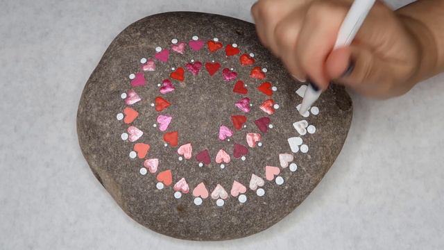 How to Mandala Stencil Template Pattern "Fibonacci Hearts" Pink Rock Dot Painting Time Lapse w Musi смотреть онлайн