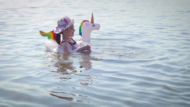 Что нравится АУТИСТАМ? | Вода успокаивает детей с АУТИЗМОМ. смотреть онлайн