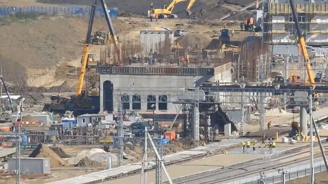 Автостанция на ж-д ст.Южная. Керчь.Надземный переход за шумзабор. смотреть онлайн