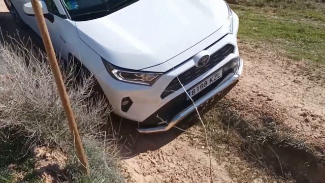 SUV Aventura Monegros curso OFFROAD(Toyota RAV4 Adventure/RAV4 Hibrido 4x4/Hyundai Tucson 4x2 )CAP. смотреть онлайн