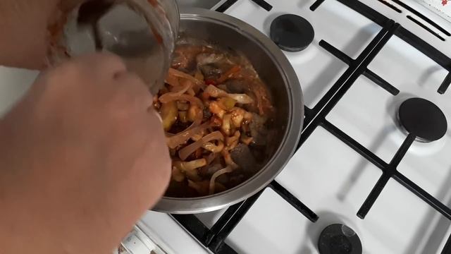 А БАБУШКА❤ ОКАЗЫВАЕТСЯ ГОТОВИЛА ПЛОВ- ЕСЛИ КОНСЕРВАЦИЯ ПЕРЕПЕРЧЕНАЯ смотреть онлайн