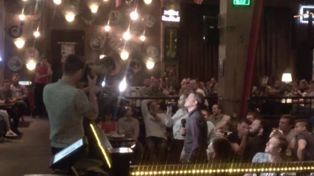 стогниенко и девушка