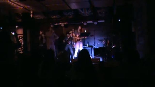 Julian Cadosch, Martinika, Junior Sambo - Latinoamerican Brothres // En vivo @LA Hamburgueseria смотреть онлайн