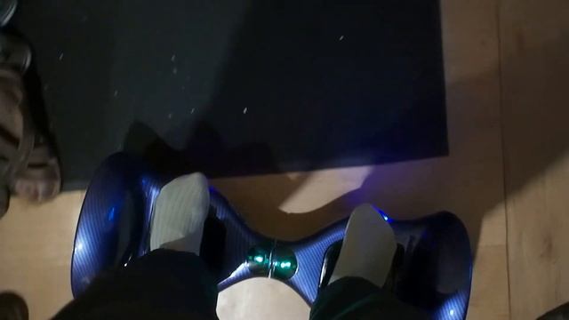 Гироскутер WMotion WM-8 (10 дюймов) первое катание по квартире