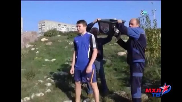Стальные Лисы помогают смотреть онлайн