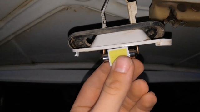 Ваз 2107! Как поменять лампочки? Замена жёлтого света на белый. смотреть онлайн