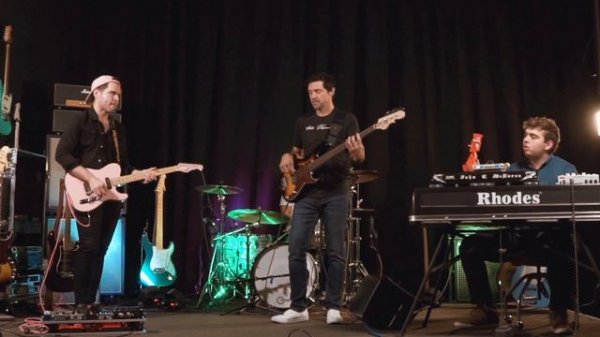 Tribute Series Fretless Kiloton