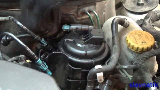 Слив конденсата с топливного фильтра Opel дизель. смотреть онлайн