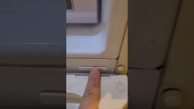 Как перевесить дверцу холодилиника SAMSUNG смотреть онлайн
