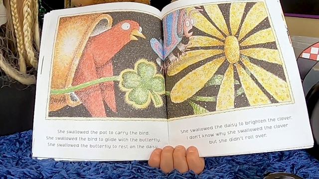 Read and Play St. Patrick's Day 2021 l The Old Lady Who Swallowed A Clover l Speech TV for Kids смотреть онлайн
