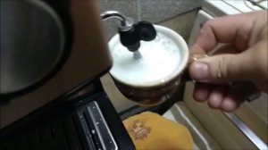 Недорогая добротная кофеварка Polaris 1527E Adore Crema