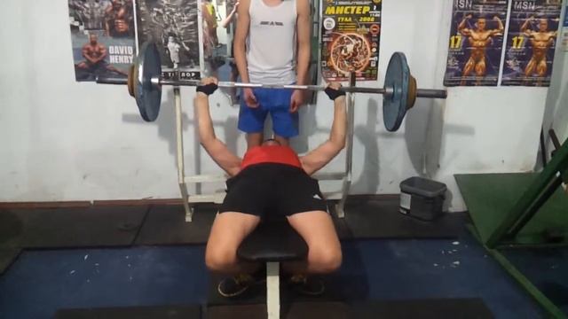 Жим Лёжа. Саша пожал 85 кг. смотреть онлайн