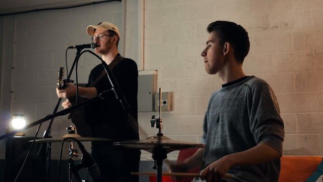 Riptide - Liam Óg & James (Vance Joy Cover) смотреть онлайн
