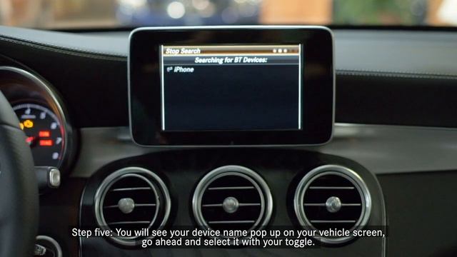 Connecting To Your Mercedes-Benz (iPhone) смотреть онлайн