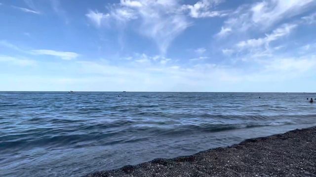 Крым. Алушта. Июнь 2022. Плаваем в море. Водичка тёплая. смотреть онлайн