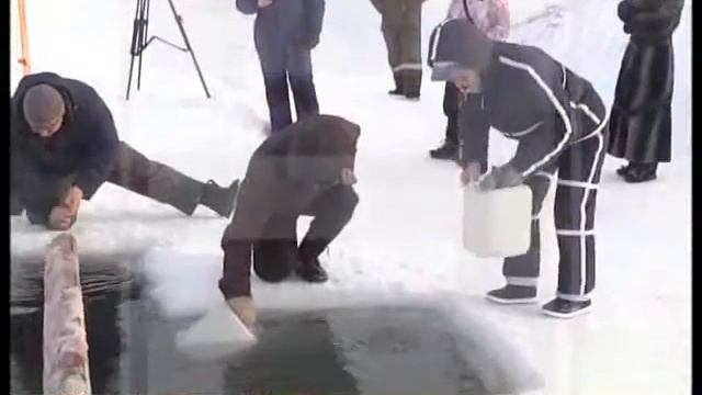 КРЕЩЕНСКИЕ КУПАНИЯ 19 01 2018 смотреть онлайн