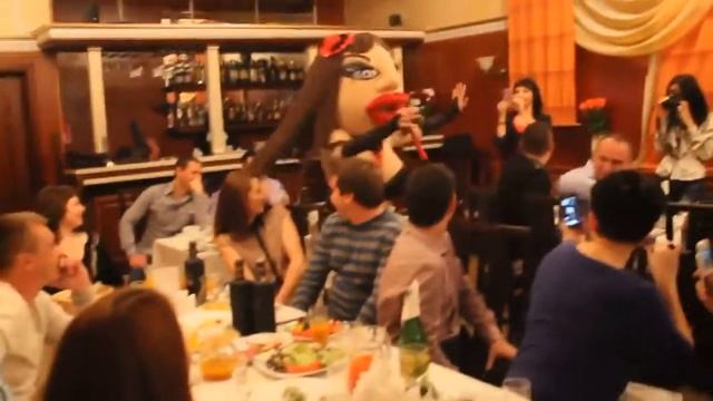 НЕВЕСТА И ЖЕНА СТАНЦЕВАЛА СТРИПТИЗ ДЛЯ МУЖА смотреть онлайн