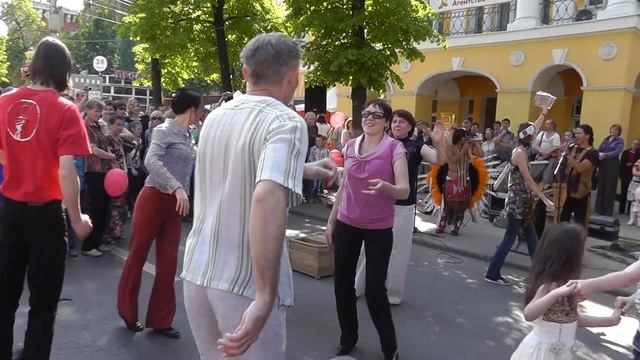 Воронежский пляс под перуанские мотивы/Voronezh dancing to the Peruvian songs смотреть онлайн