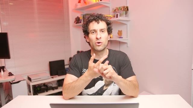 Reacting to Apple's new 8-core 2019 MacBook Pro! смотреть онлайн