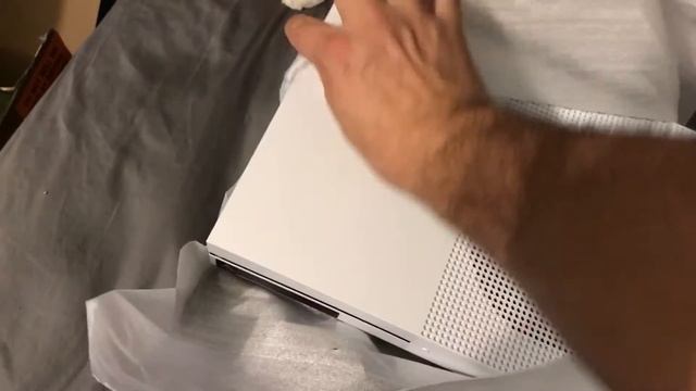 My first ever XBOX! Unboxing XBOX ONE S 500 GB HALO Collection bundle смотреть онлайн