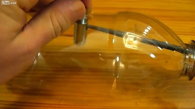 How 2 make Bottle gun / Как сделать пистолет из бутылки смотреть онлайн