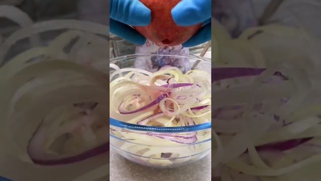 Маринованный лук с гранатом ? смотреть онлайн