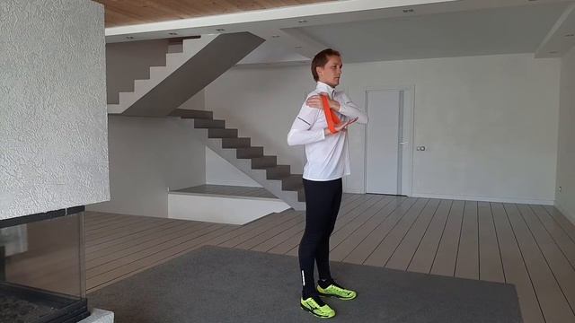 Выпрямление руки с резиной, трицепс, окончание гребка