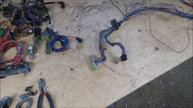 Part 2.0 of wire harness marriage *Volvo 460 T5 AWD* смотреть онлайн