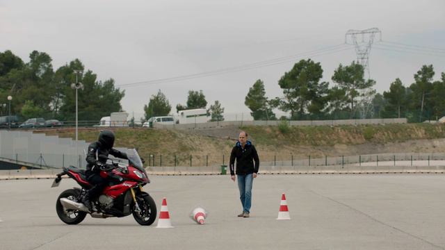 BMW S 1000 XR ABS Pro Demonstration смотреть онлайн