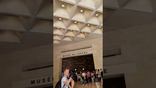 Musee de Louvre(1) смотреть онлайн