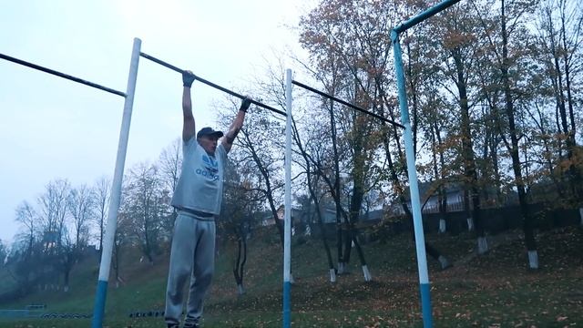 КАК ПОДТЯНУТЬСЯ 100 РАЗ?! КАК РАЗВИТЬ ВЫНОСЛИВОСТЬ? *легко*★ смотреть онлайн