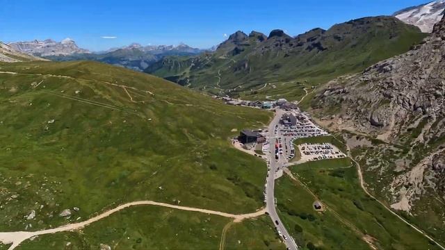 Sass Pordoi, left line over the saddle ? смотреть онлайн