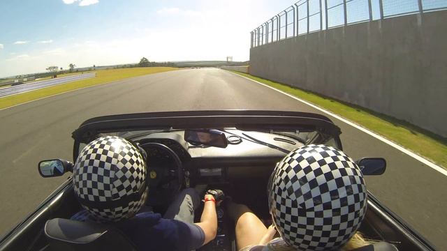Ferrari 308 QV vs. Ferrari 458 смотреть онлайн