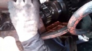 Обратная сборка.Выключается задняя передача на ЮМЗ 6