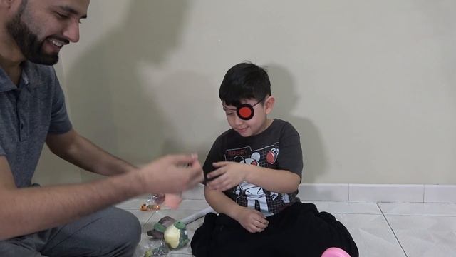Johny Shows Unboxing Piggy Toys New Giant Piggy Roblox Head With Zompiggy & Foxy смотреть онлайн