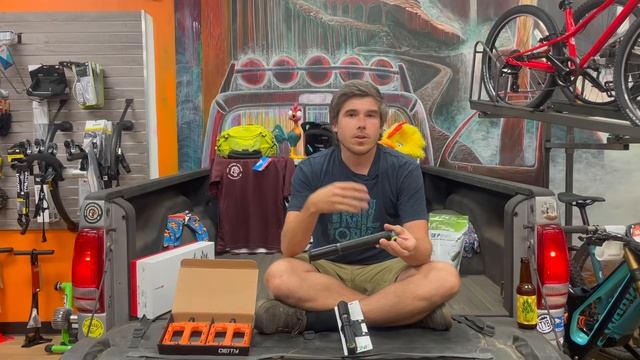 OneUp Components EDC Pump Review - The Ultimate Trailside Companion! | Tailgate Tuesdays смотреть онлайн