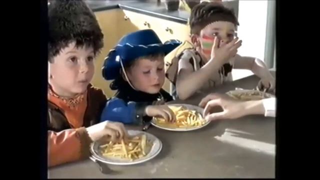 Publicité 1993 Moulinex Friteuse (Les enfants ils jouent au cow-boy et aux indiens) смотреть онлайн