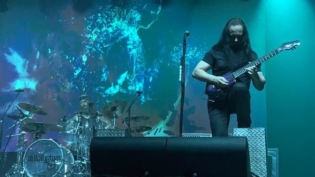 John Petrucci “Tunnel Vision” / Drum Solo, Live in L.A. 11/4/22 w/ Mike Portnoy & Dave LaRue смотреть онлайн