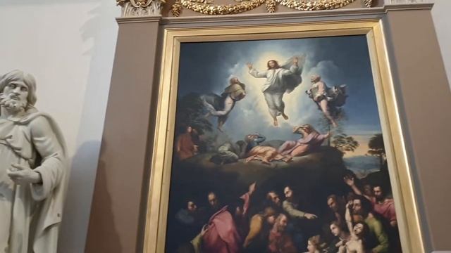 Внутри католического храма смотреть онлайн