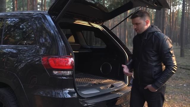 Grand Cherokee SRT8 WK2 - неотёсанный, дикий.